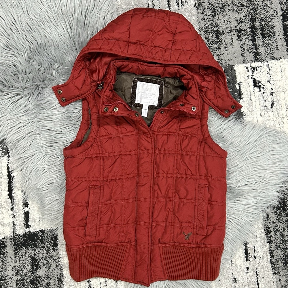 American Eagle Vest Women's Medium Red Quilted Puffer Hooded Outdoor Hiking Y2K